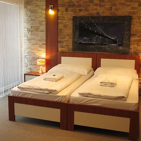 Hotel 21 Братислава Екстериор снимка