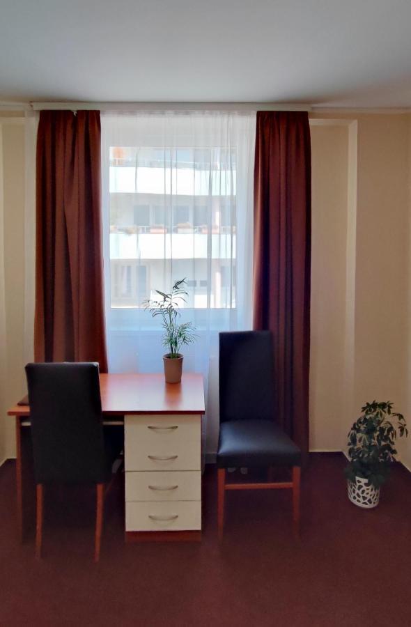 Hotel 21 Братислава Екстериор снимка