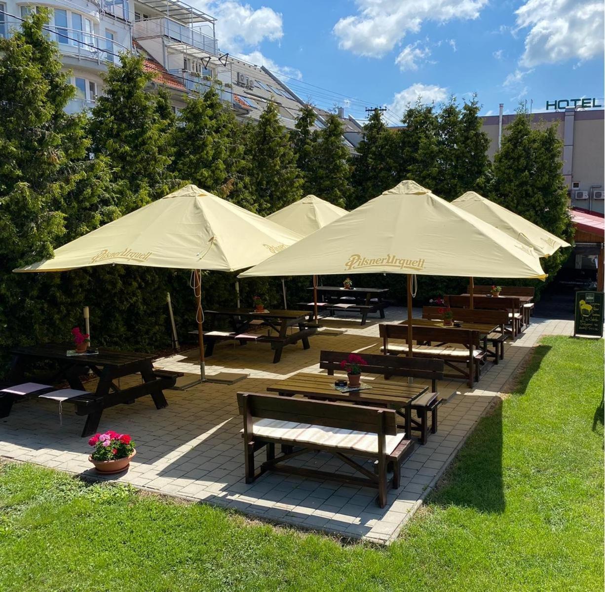 Hotel 21 Братислава Екстериор снимка