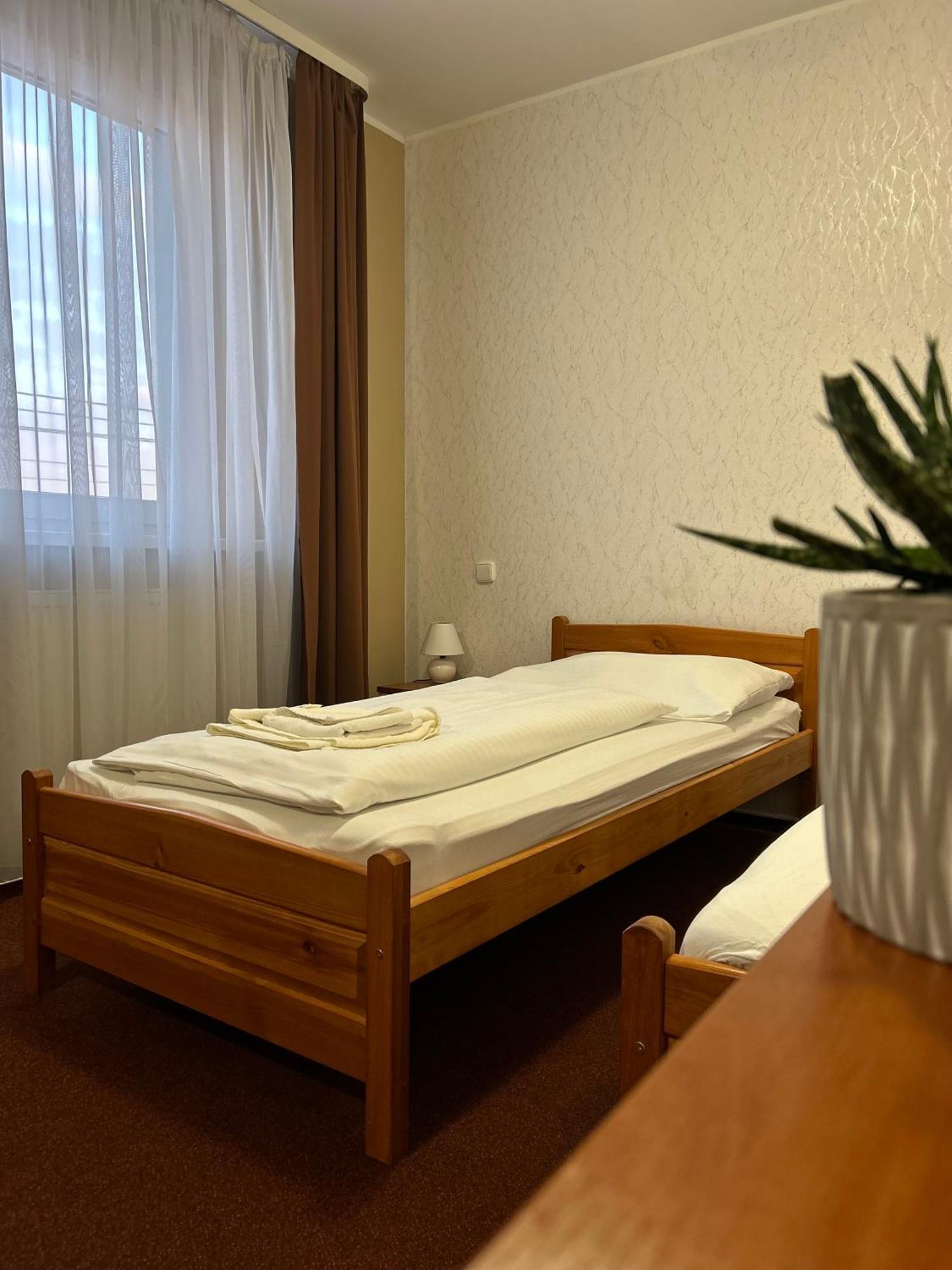 Hotel 21 Братислава Екстериор снимка